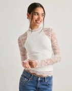 Nelly - Vit - Lace LS Top