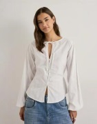 Nelly - Vit - Clean Structure Blouse