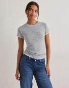 Nelly - Grå - Double Look Tee