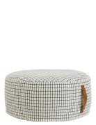 Sit On Me Pouf - Round Home Furniture Pouffes Black OYOY Living Design