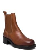 Nyah Shoes Chelsea Boots Brown Pavement