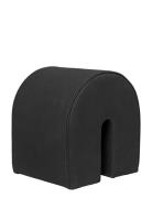 Kristina Dam Studio Curved Pouf Svart