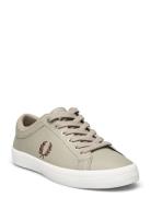 Fred Perry Baseline Leather Grå