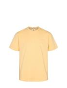 Akkikki S/S Logo Tee Noos Tops T-shirts Short-sleeved Yellow Anerkjend...