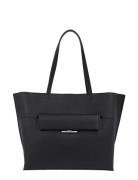 Calvin Klein Ck Linear Md Shopper_Saffiano Svart