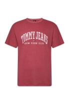 Tommy Jeans Tjm Reg Arc Varsity Washed Tee Röd