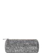 Sofie Schnoor Baby And Kids Pencil Case Round Silver