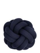 Design House Stockholm Knot Cushion Blå